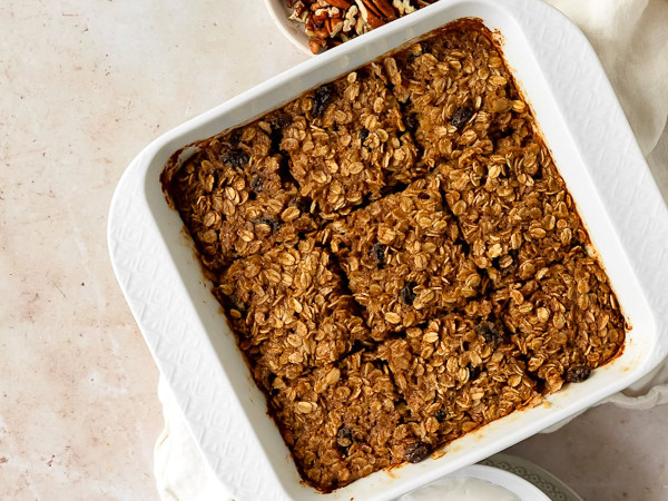 Cheerful Family Oatmeal Bake