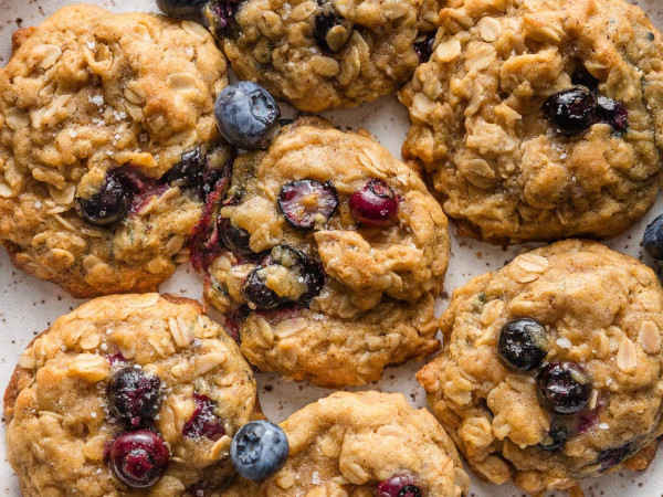Fast and Easy Blueberry Oat Biscuits