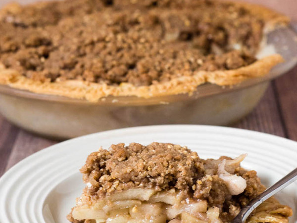 Pie with Apple and Oat Crisp Topping