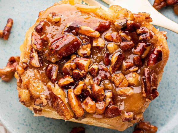 Sticky Buns with Caramel and Pecans