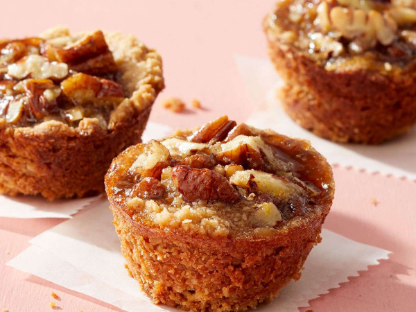 Little Pecan Pie Muffins
