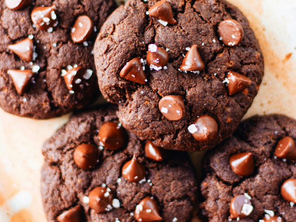 Chocolate Chip Cookies Made Without Gluten or Grains