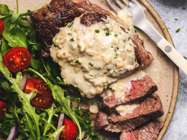 Soft and Flavorful Skirt Steak with Bleu Cheese