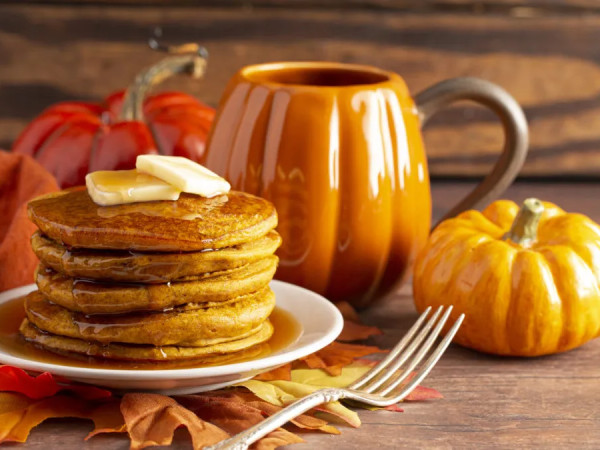 Fluffy Pumpkin Cornmeal Pancakes