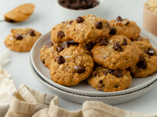 Peanut Butter and Oat Cookies with Chickpea Flour and Chocolate Chunks