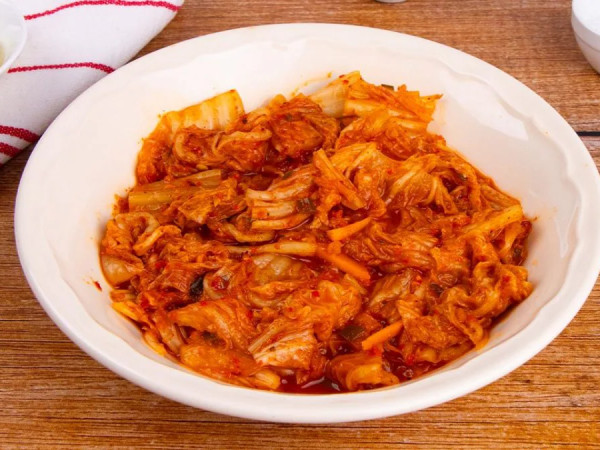 Korean Kimchi: Spicy Fermented Cabbage Recipe