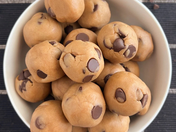 No-Bake Chocolate Chip Cookie Dough Treats