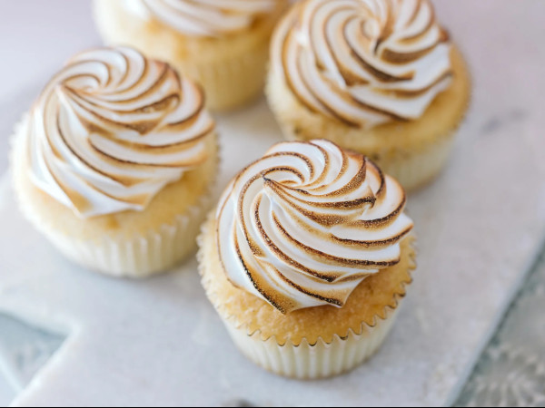 Delicious Fluffernutter Cupcake Delights