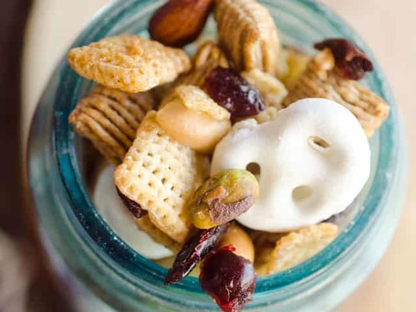 Cranberry-Cashew Snack Mix