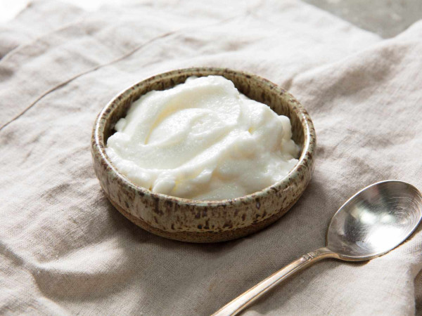 Lebanese Garlic Dip (Toum)