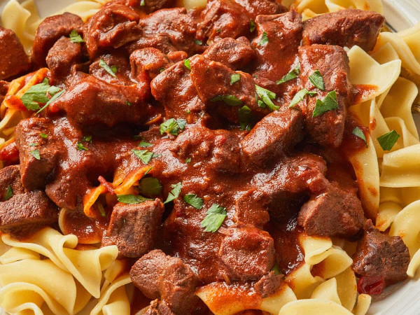 Beef and Noodles in Paprika Sauce