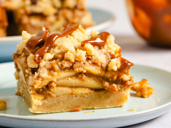 Apple Streusel Squares with Caramel