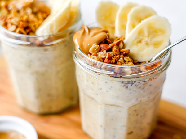 Creamy Oatmeal with Peanut Butter and Maple