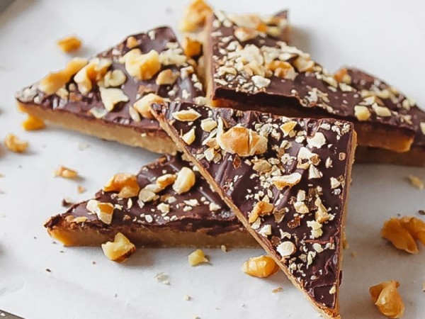 Toffee Squares with a Chocolate Glaze