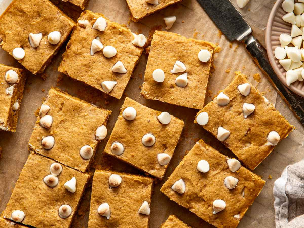 Pumpkin Pie-Inspired Blondies