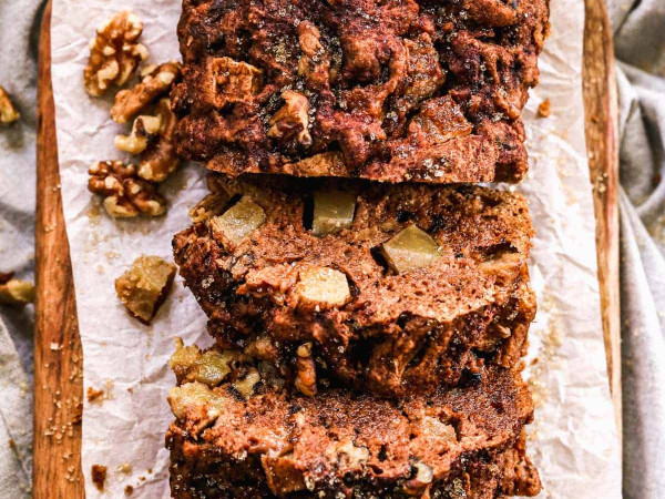 Scrumptious Applesauce Bread