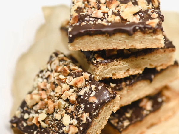 Toffee Bars with Maple Flavor