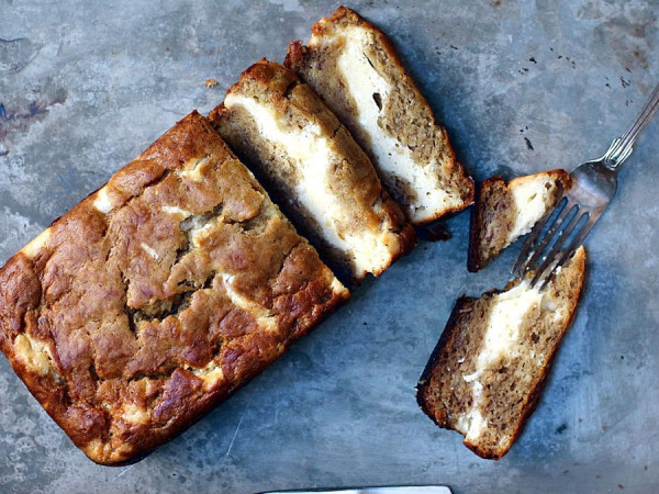 Wheat Bread with Cream Cheese and Almonds