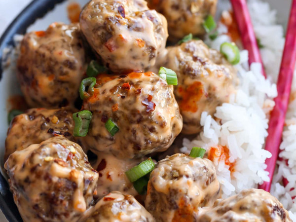 Cocktail Meatballs with Bang Bang Sriracha Sauce