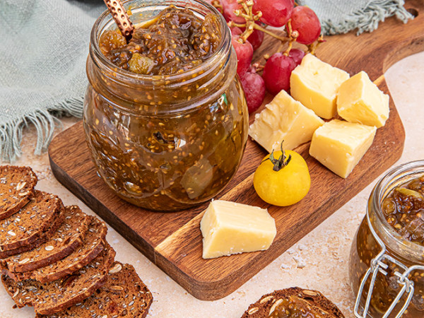 Betty's Tangy Green Tomato Chutney