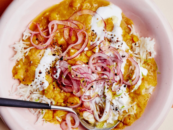 Curry-Infused Pickled Onions