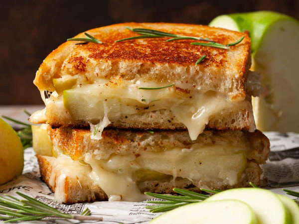 Apple-Pecan Brie Melted Sandwiches