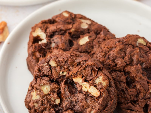 Ghirardelli's Flourless Fudgy Chocolate Chip Cookies
