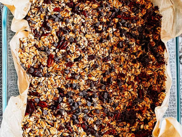 Delicious Chewy Granola Bars Packed with Chocolate Chips