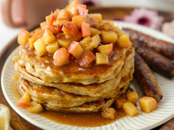 Fluffy Pancakes with Apple Cider
