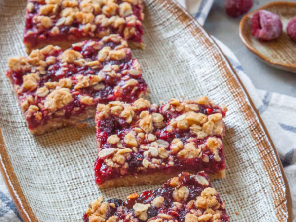 Raspberry and Oat Bars