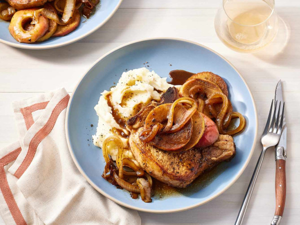 Sherry-Infused Pork Chops with Apples