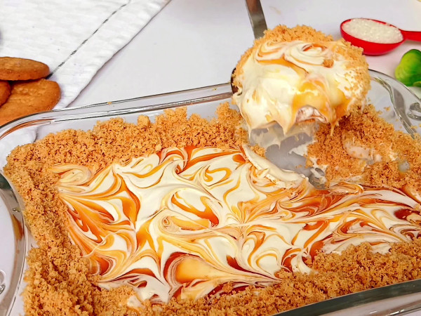 Dessert made with biscuits