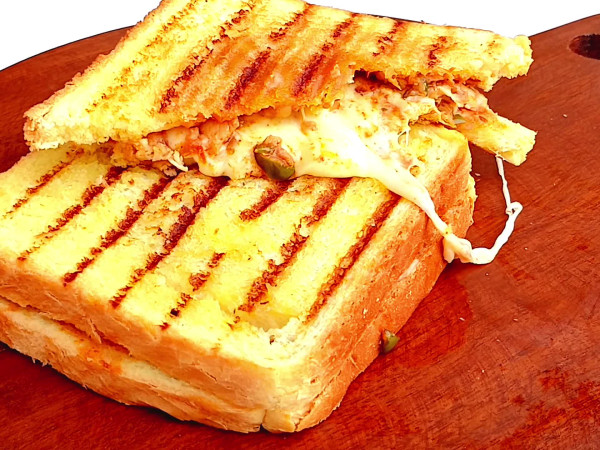 Grilled Sandwich with Chicken Fajitas