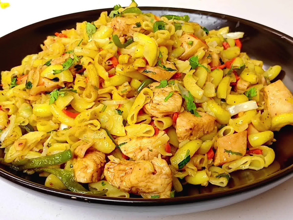 Pasta with Chicken in Cream Sauce