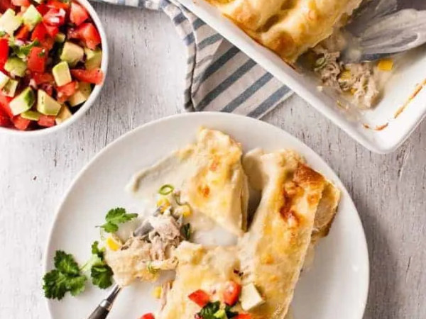 Enchiladas with Chicken and Creamy White Sauce