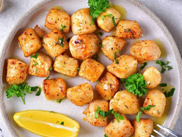 Air Fried Bay Scallops, Asparagus, and Mushrooms