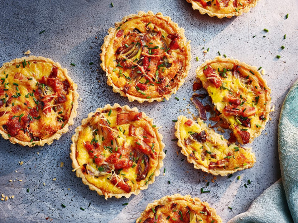 Tarts Filled with Bacon and Onions