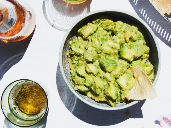 Quick and Delicious Tomatillo Guacamole