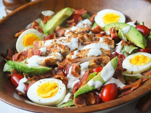 Comforting Chicken, Bacon, and Egg Salad with a Mayonnaise Sauce