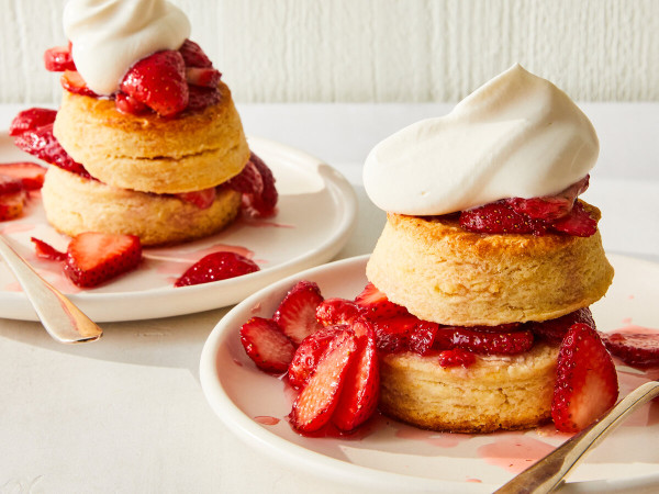 On-the-Go Berries and Cream Shortcake