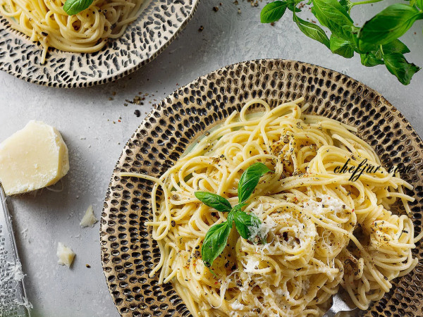Savory Italian Pretzels with Cacio e Pepe Flavor