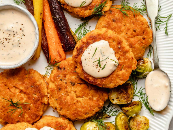 Crunchy Pretzel Salmon Patties