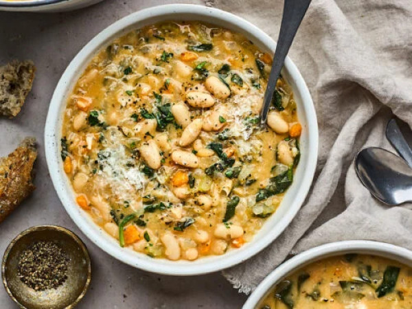 White Bean Soup to Serve a Large Gathering