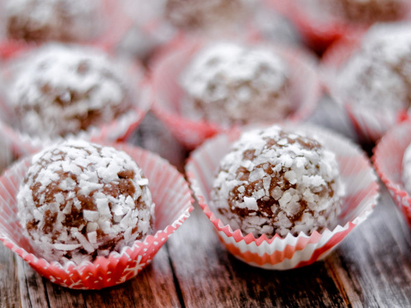 Tropical Coquito Rum Balls