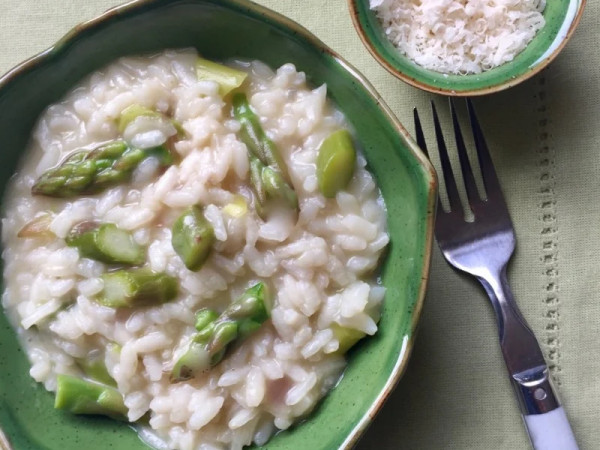 Creamy Risotto with Asparagus and Truffles