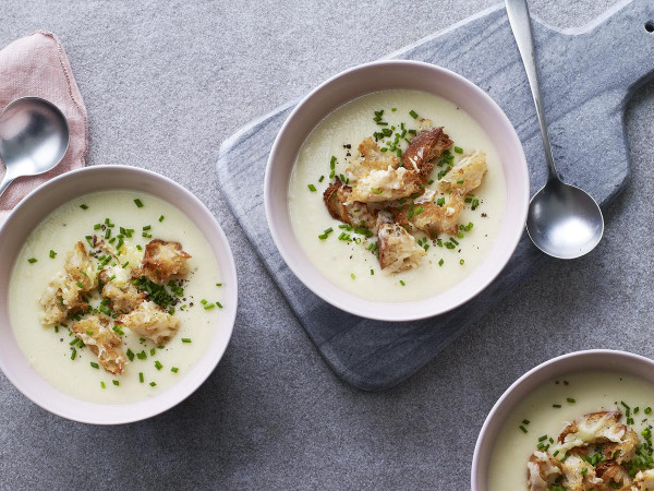 Cheesy Cream of Cauliflower Soup