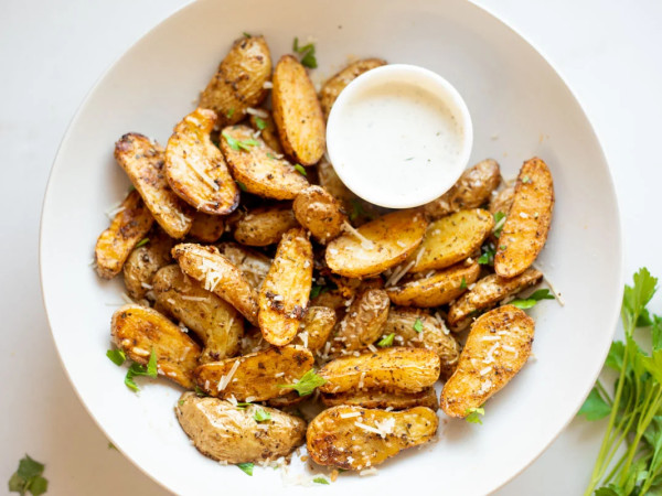 Fingerling Potatoes in the Air Fryer with a Tasty Dip