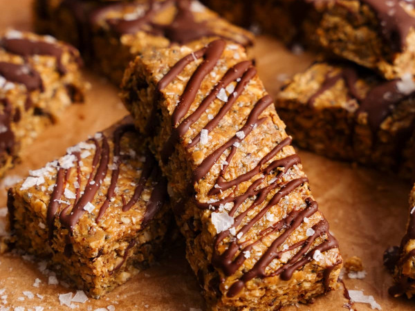 Protein-Rich Energy Bars with Whey