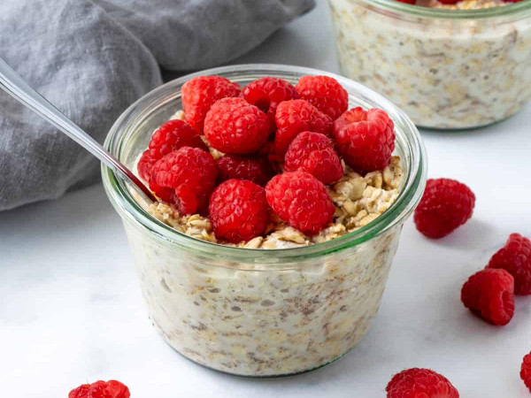 Overnight Oats and Juicy Raspberries