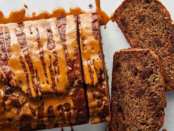 Bread Featuring Cardamom, Currants, and Cashews